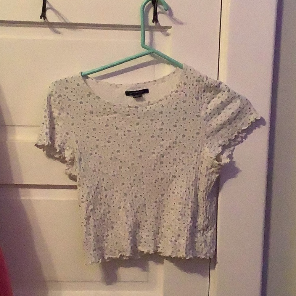 white flower cropped top